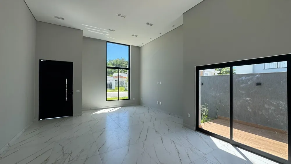 Casa, 3 quartos, 214 m² - Foto 1