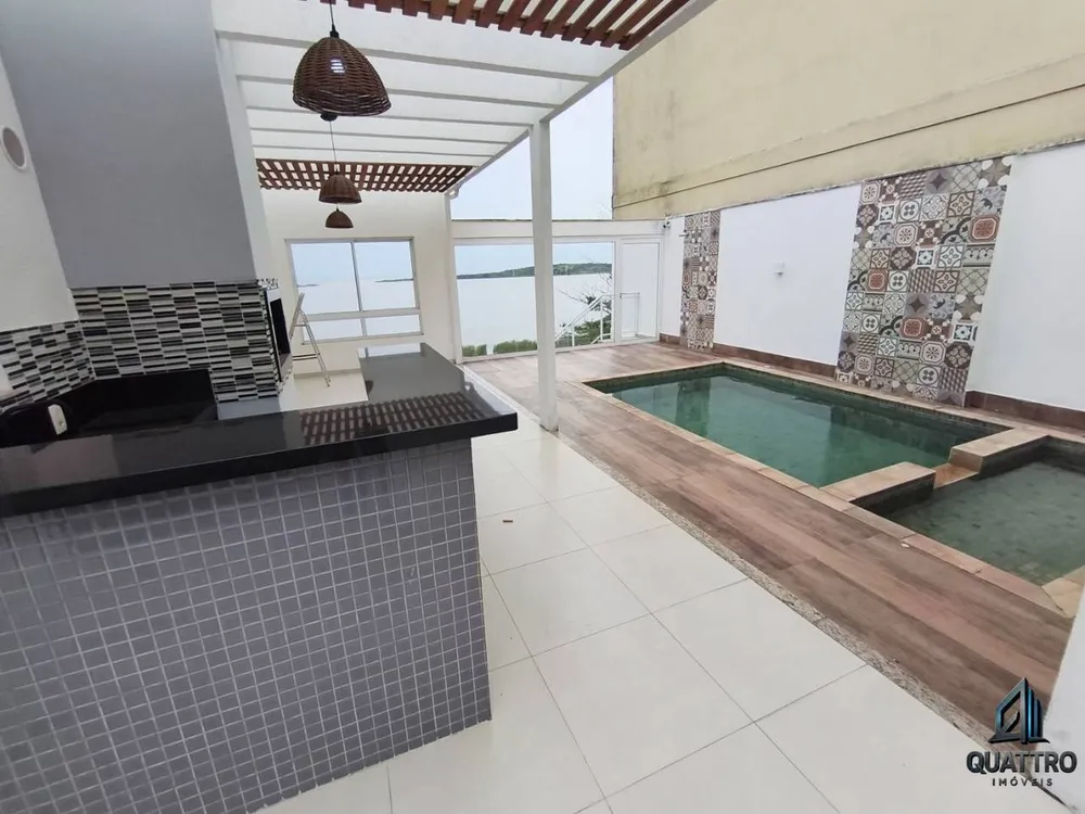 Casa, 4 quartos, 245 m² - Foto 1
