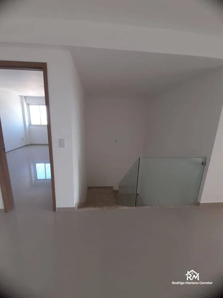 Cobertura, 3 quartos, 216 m² - Foto 2