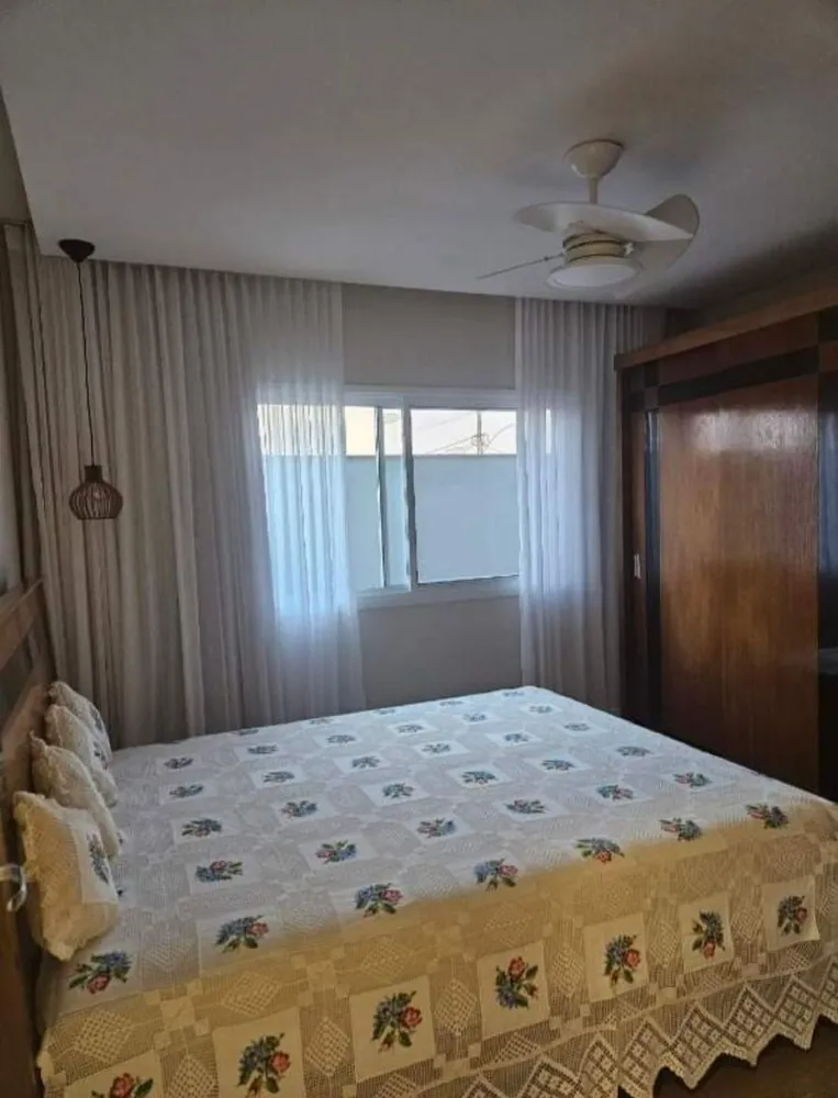 Casa, 3 quartos, 214 m² - Foto 1