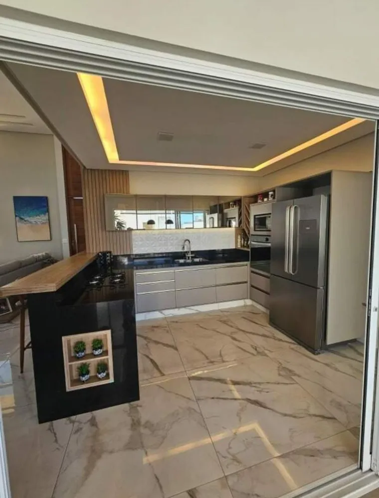 Casa, 3 quartos, 214 m² - Foto 2
