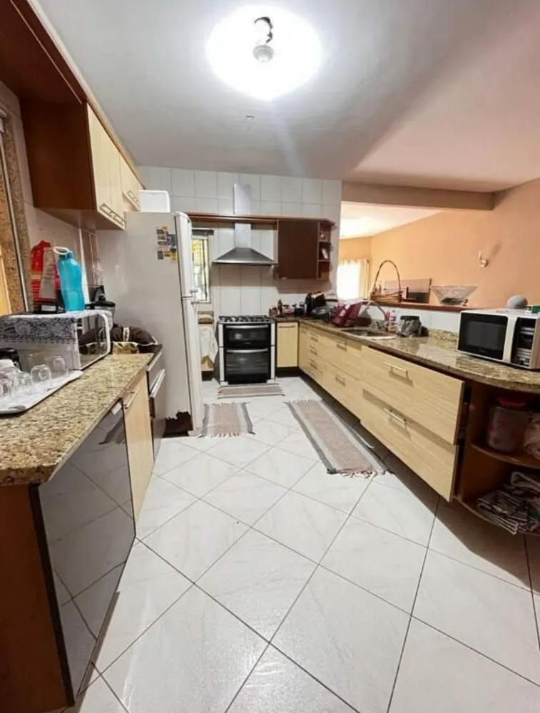 Casa, 3 quartos, 257 m² - Foto 2