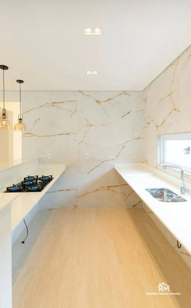 Casa, 3 quartos, 207 m² - Foto 3