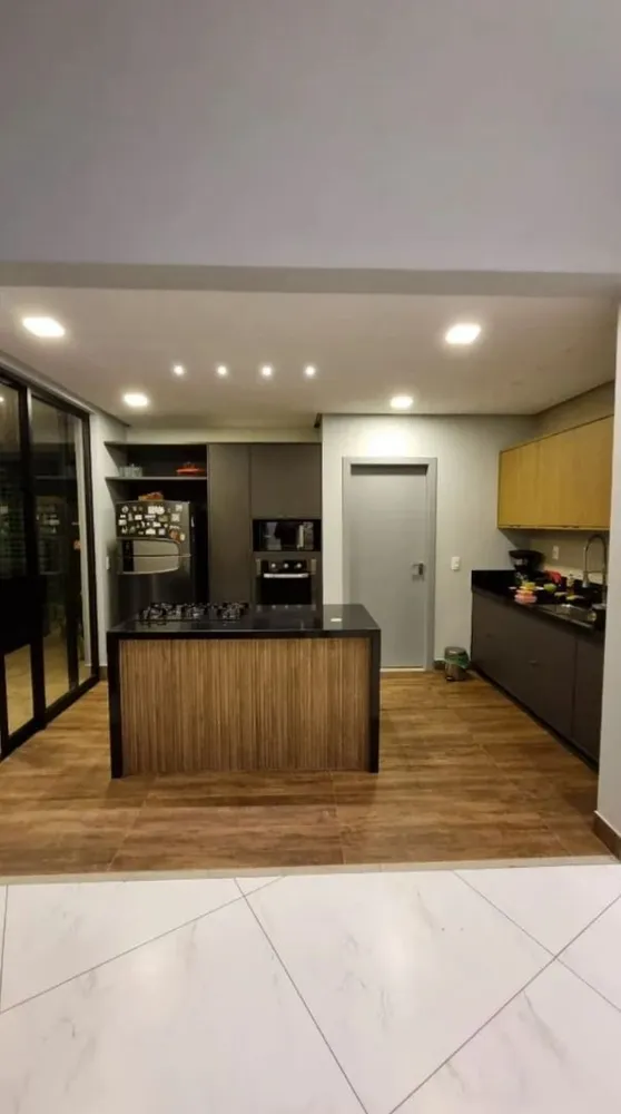 Casa, 4 quartos, 300 m² - Foto 1
