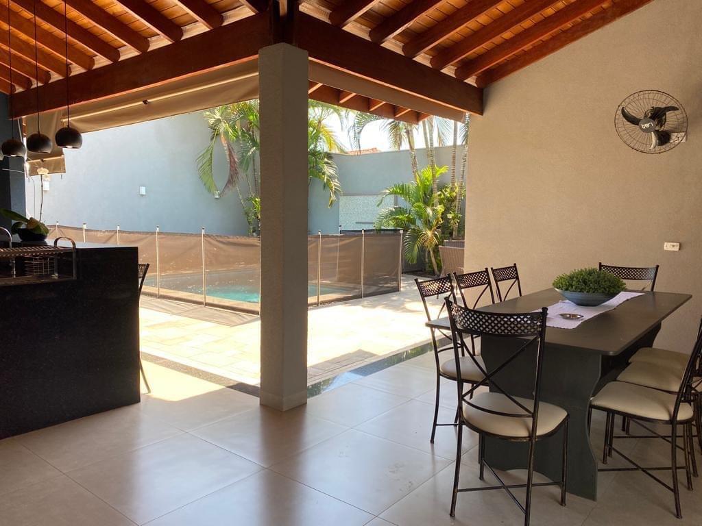 Casa à venda com 3 quartos, 218m² - Foto 25