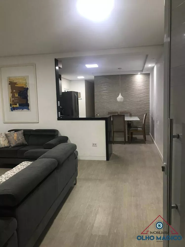 Sobrado à venda com 3 quartos, 200m² - Foto 1