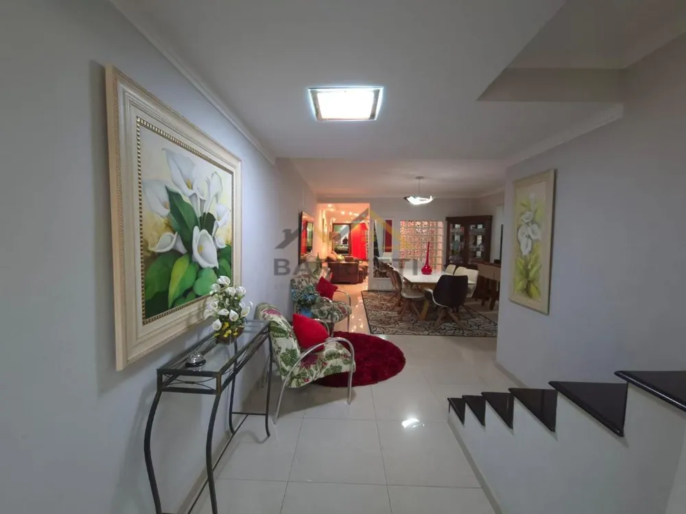 Sobrado, 3 quartos, 280 m² - Foto 1