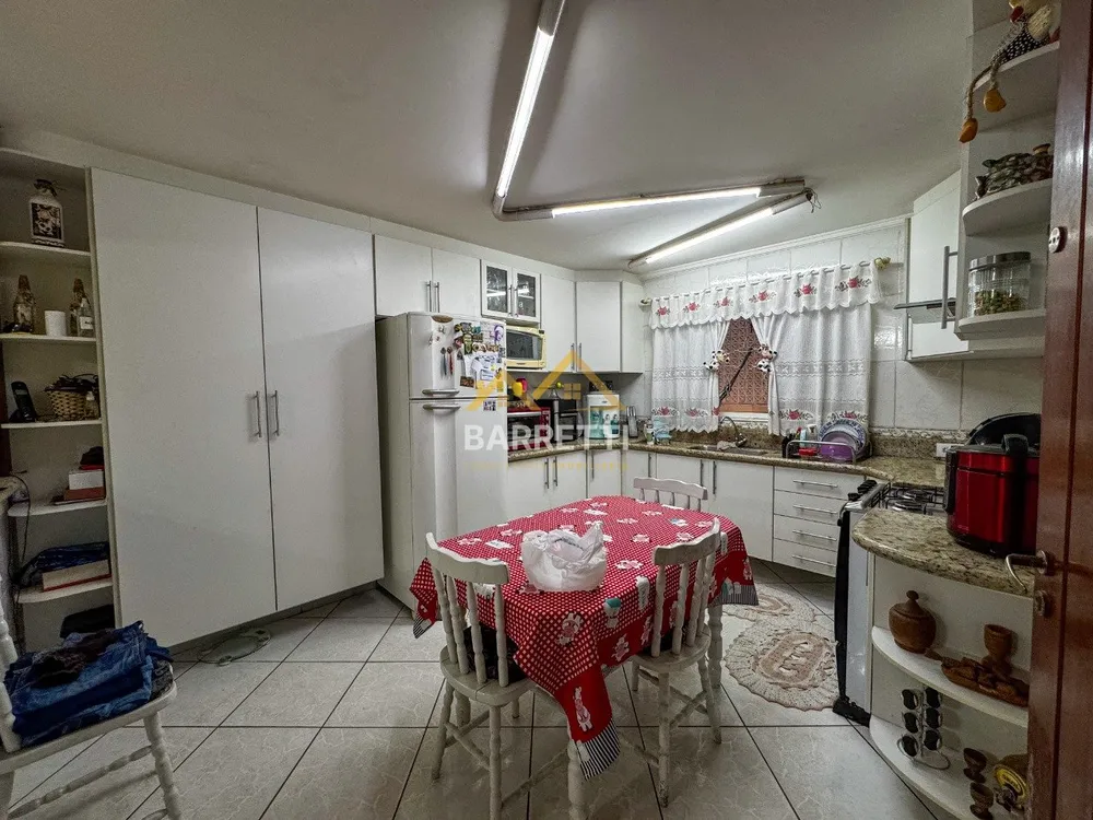 Casa, 3 quartos, 200 m² - Foto 6