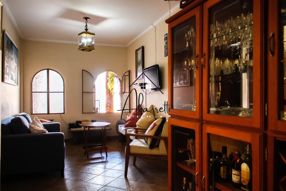Casa, 4 quartos, 210 m² - Foto 1