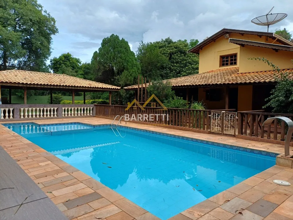 Chácara, 3 quartos, 2880 m² - Foto 1