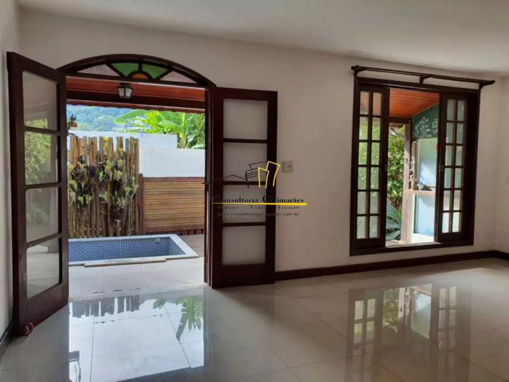 Casa de Condomínio à venda com 4 quartos, 136m² - Foto 1