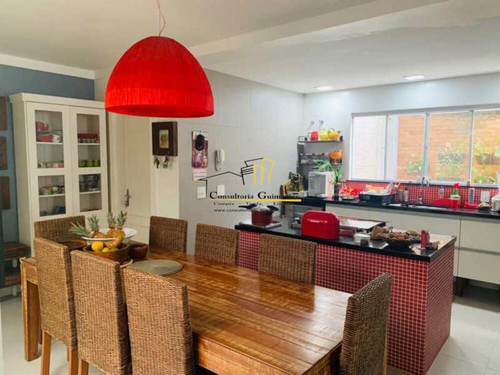 Casa, 3 quartos, 220 m² - Foto 1