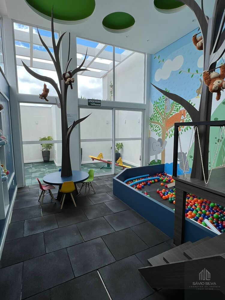 Apartamento à venda com 3 quartos, 150m² - Foto 2