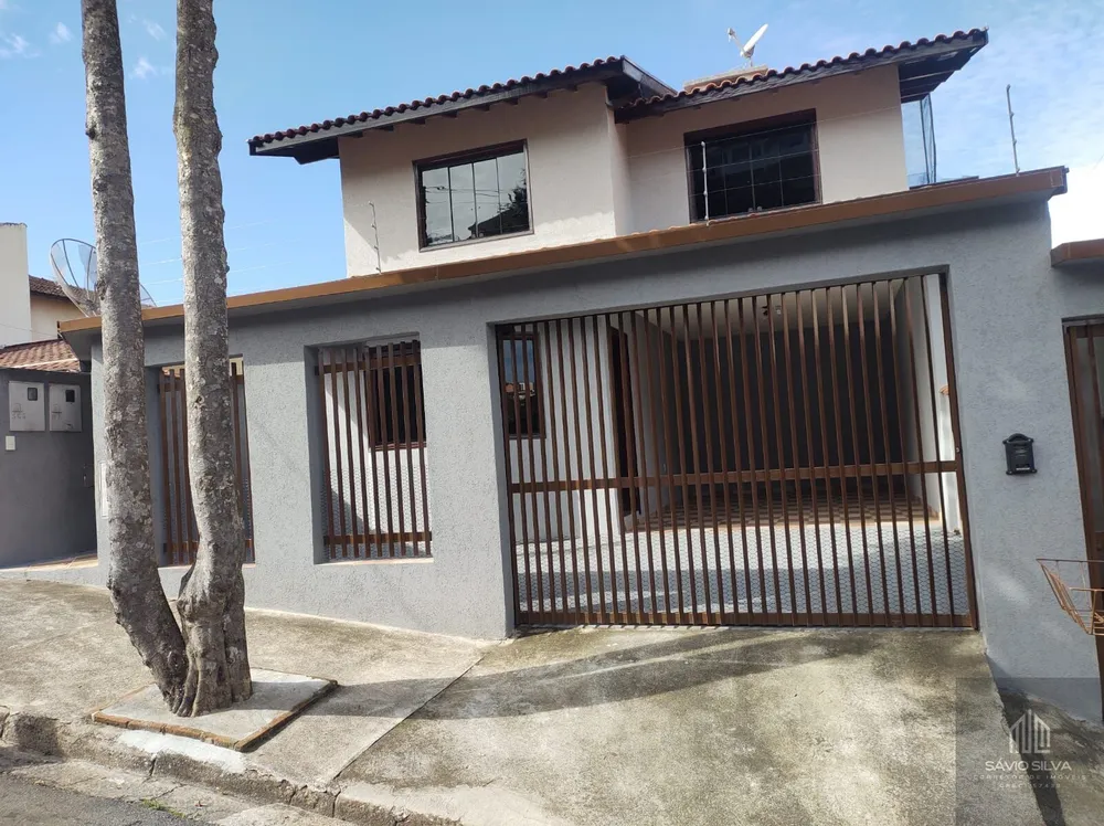 Casa, 4 quartos, 227 m² - Foto 1