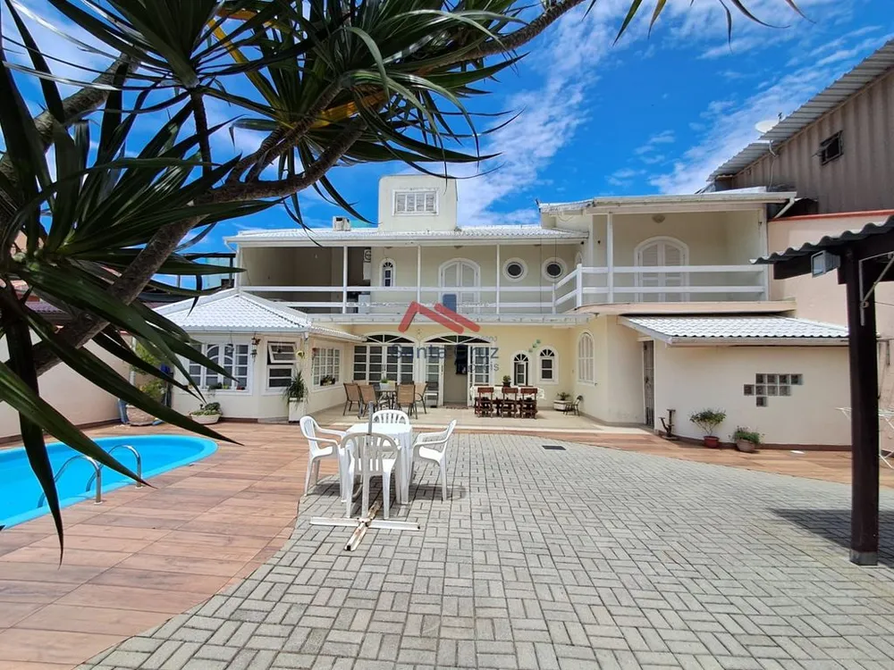 Casa, 4 quartos, 180 m² - Foto 1