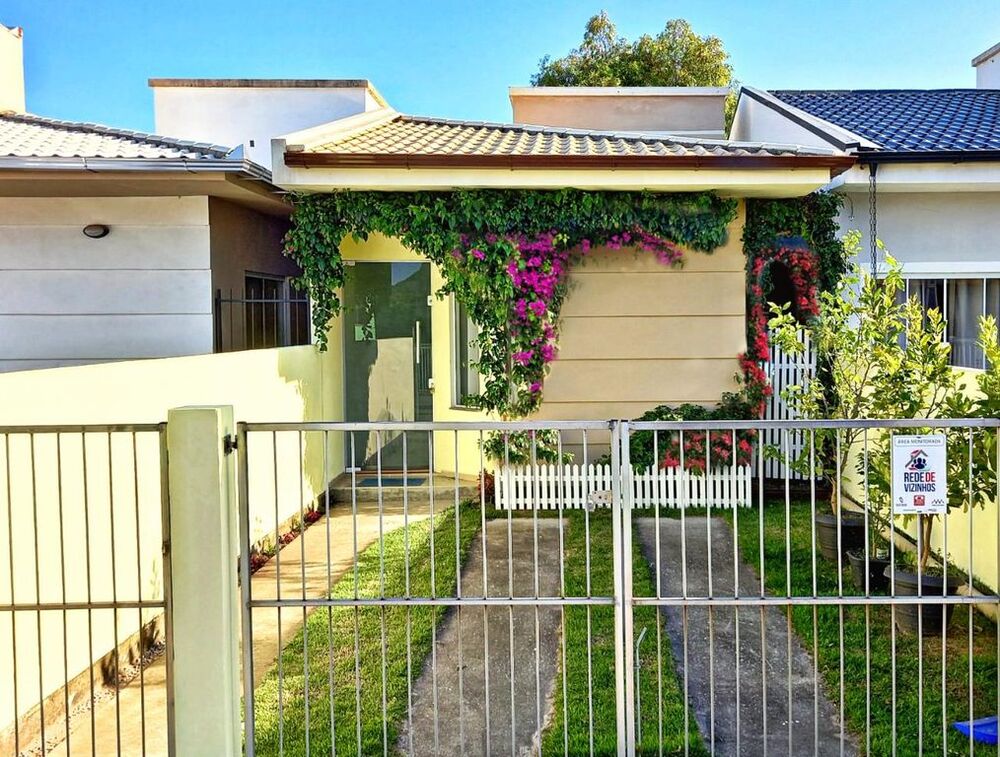 Casa à venda com 2 quartos, 50m² - Foto 2