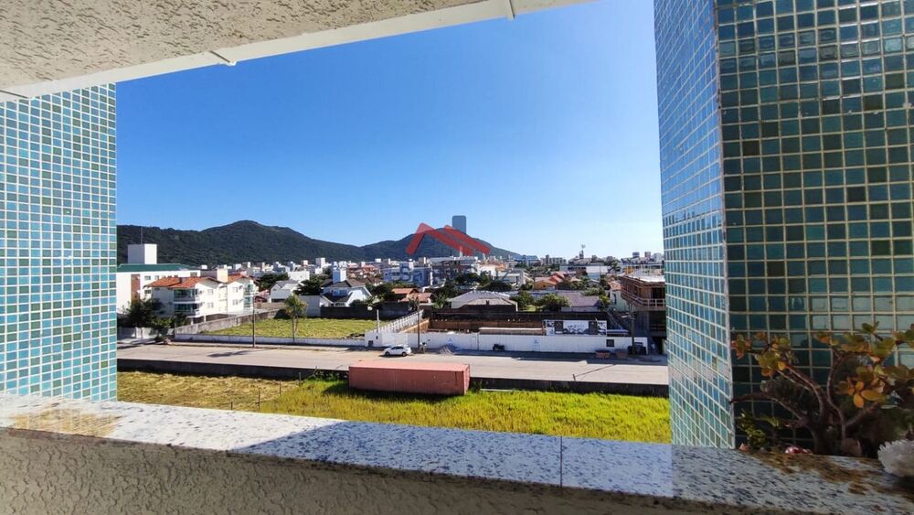 Apartamento à venda com 2 quartos, 79m² - Foto 3
