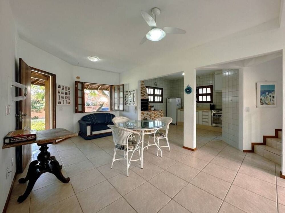 Casa de Condomínio à venda com 5 quartos, 244m² - Foto 1