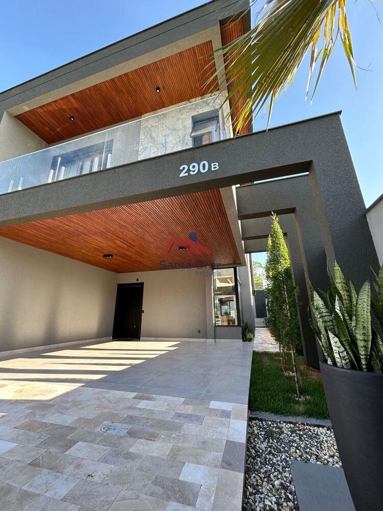Sobrado à venda com 3 quartos, 200m² - Foto 1