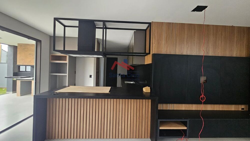 Sobrado à venda com 3 quartos, 212m² - Foto 1