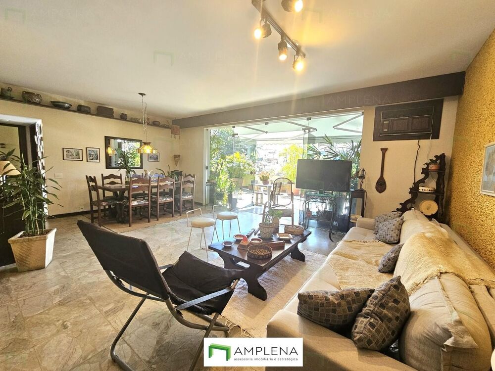 Apartamento à venda com 4 quartos, 234m² - Foto 2