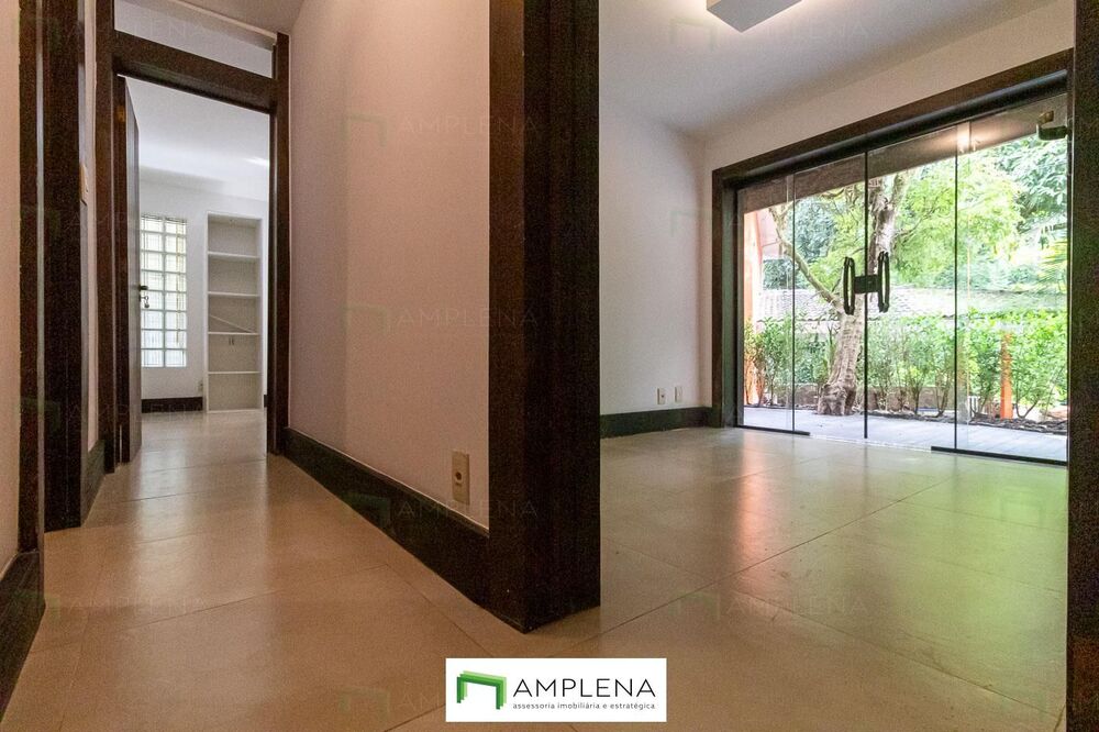 Casa à venda com 5 quartos, 160m² - Foto 4