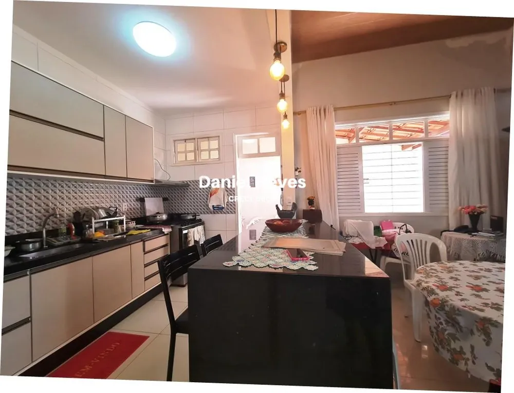 Casa, 5 quartos, 220 m² - Foto 3