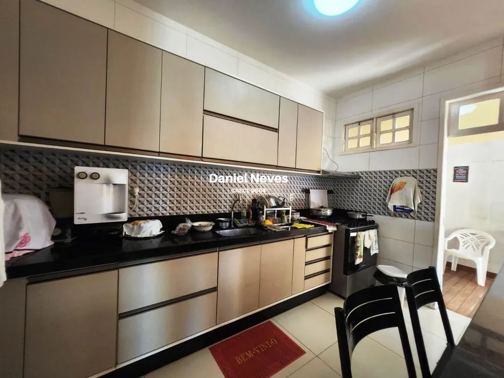Casa, 5 quartos, 220 m² - Foto 1