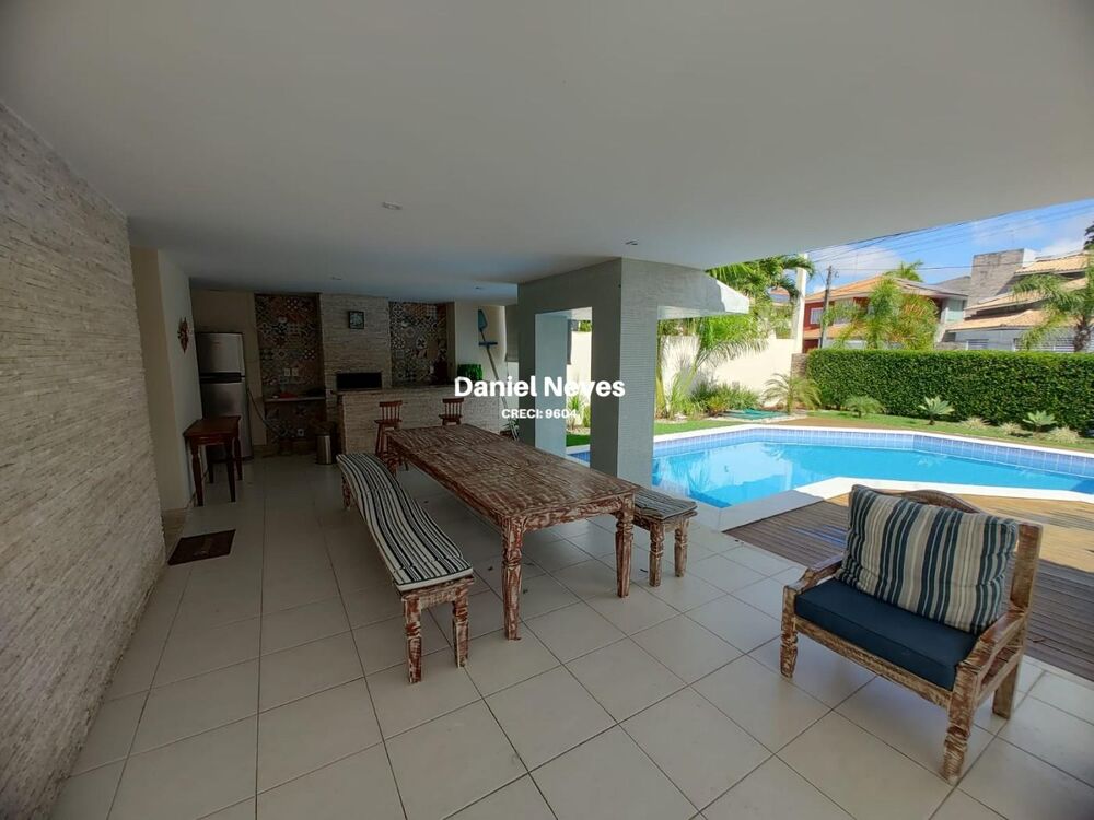 Casa à venda com 3 quartos, 310m² - Foto 1