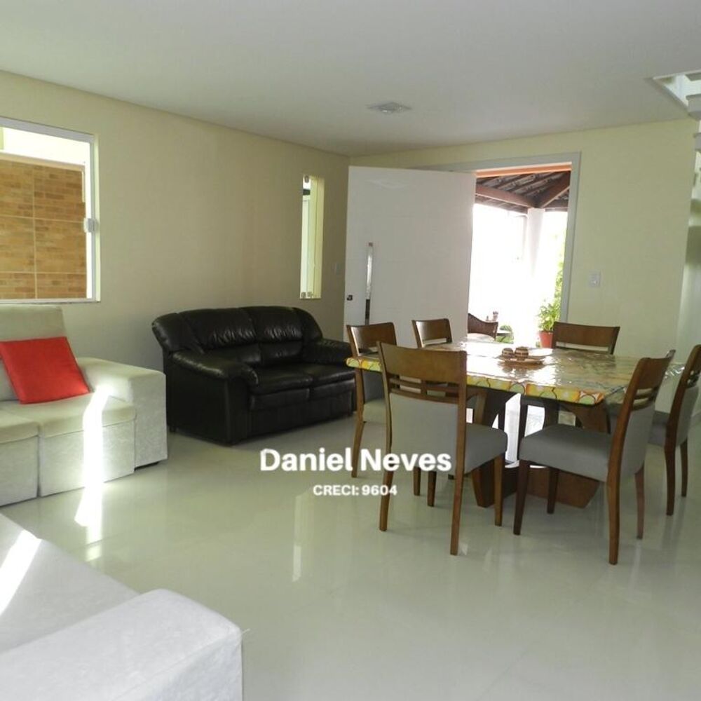 Casa de Condomínio à venda com 4 quartos, 200m² - Foto 2