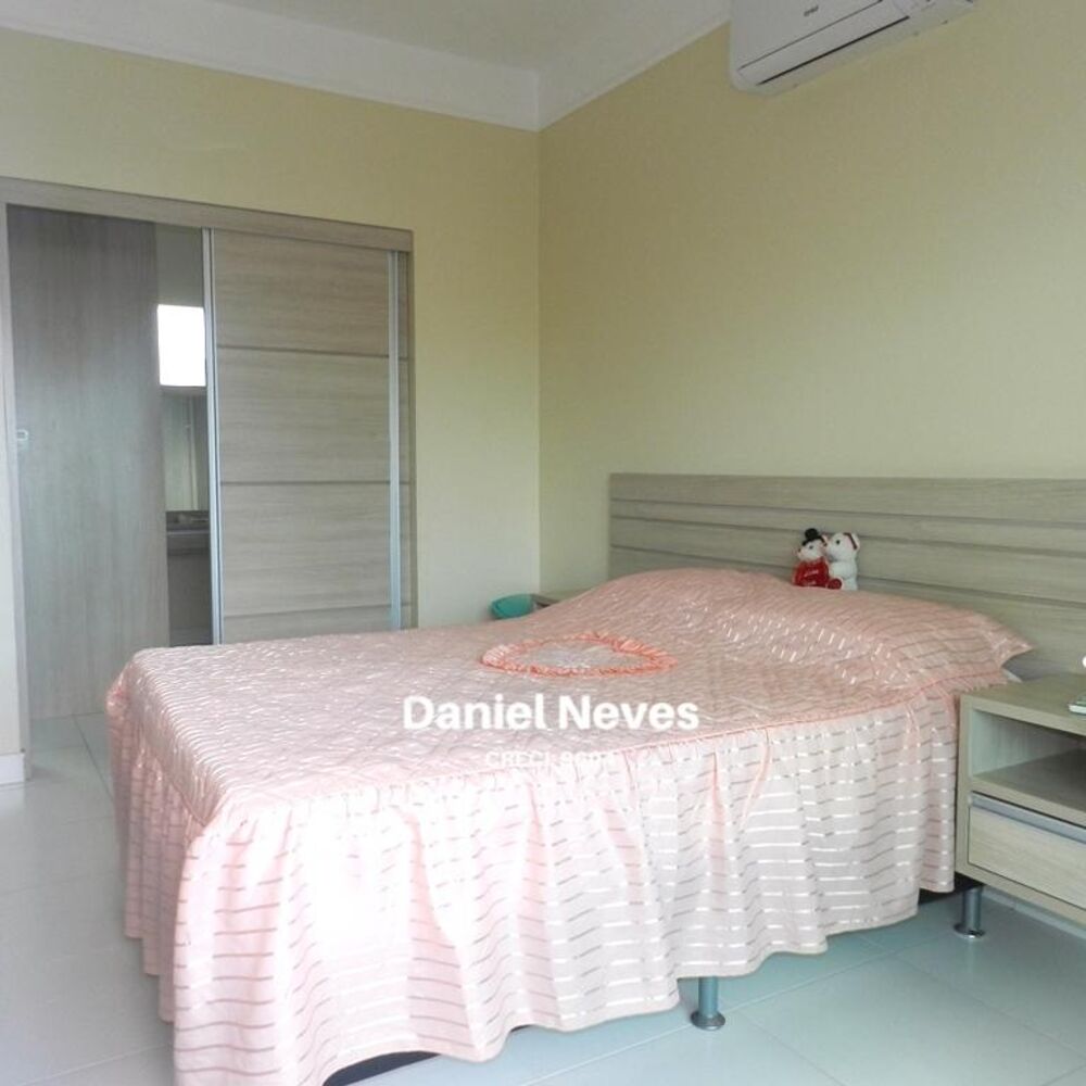 Casa de Condomínio à venda com 4 quartos, 200m² - Foto 4