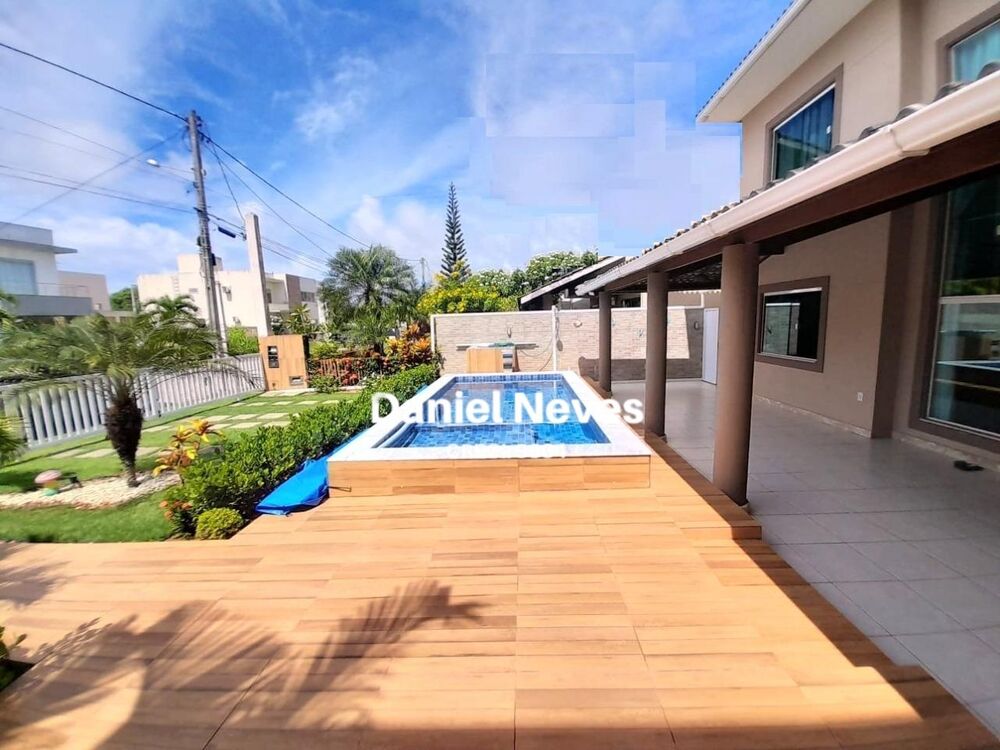 Casa de Condomínio à venda com 4 quartos, 200m² - Foto 1