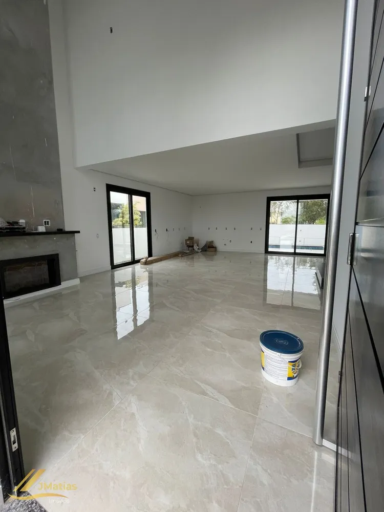 Casa, 4 quartos, 252 m² - Foto 2