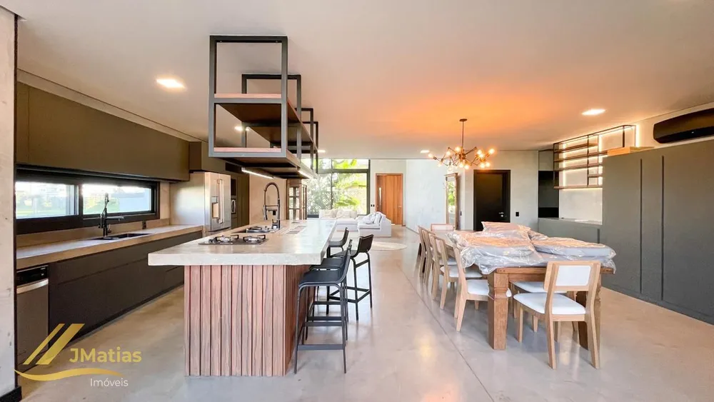 Casa, 4 quartos, 221 m² - Foto 2