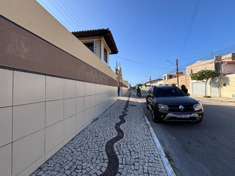 Casa de Condomínio à venda com 4 quartos, 157m² - Foto 1