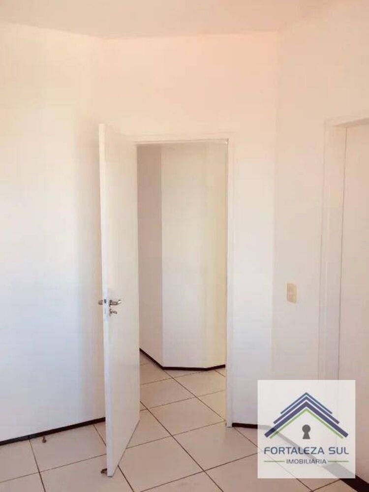 Apartamento à venda com 3 quartos, 65m² - Foto 2