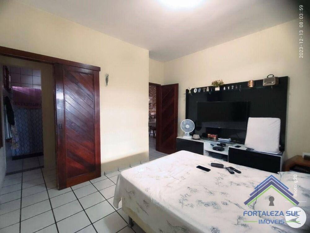 Casa à venda com 3 quartos, 185m² - Foto 2