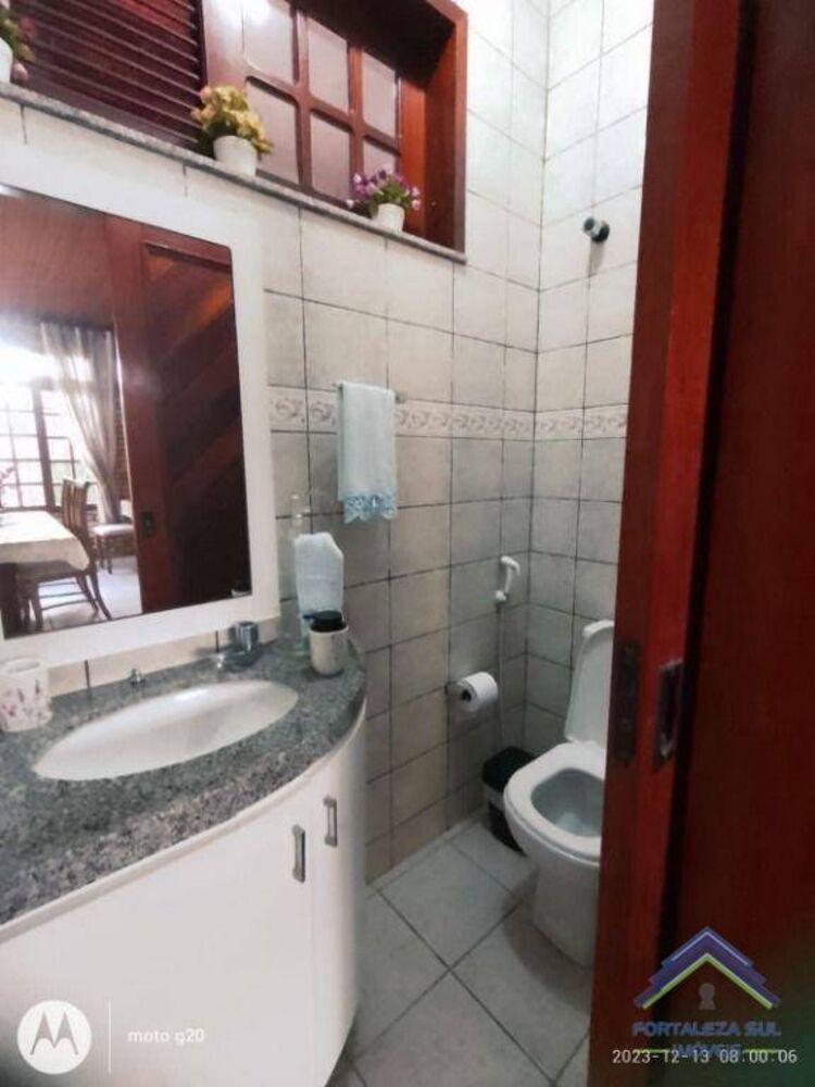 Casa à venda com 3 quartos, 185m² - Foto 4