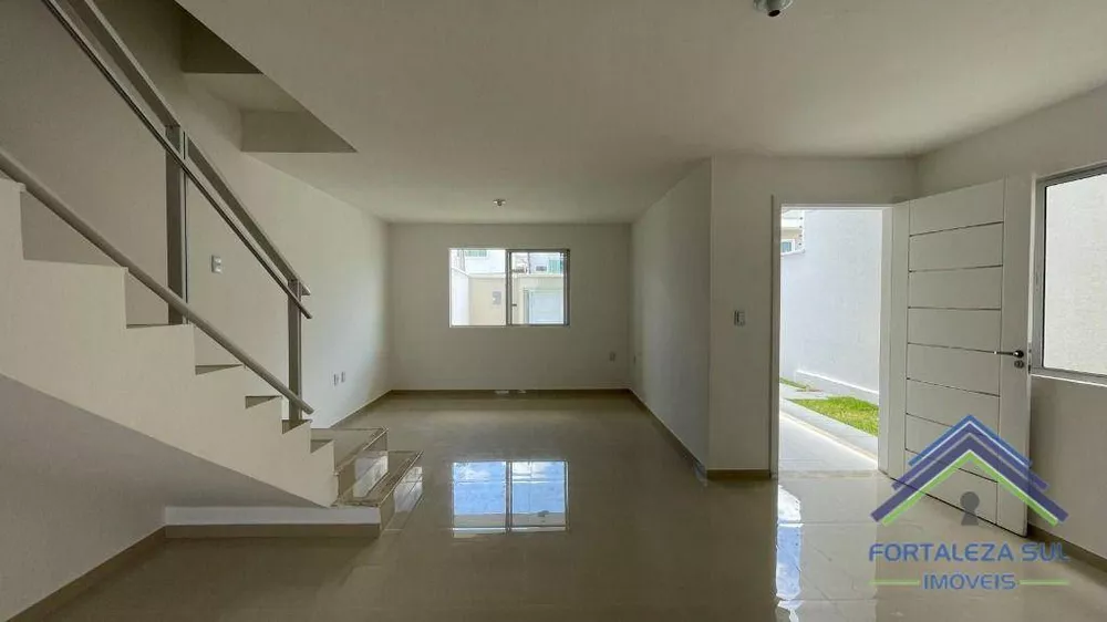 Casa de Condomínio à venda com 4 quartos, 127m² - Foto 2