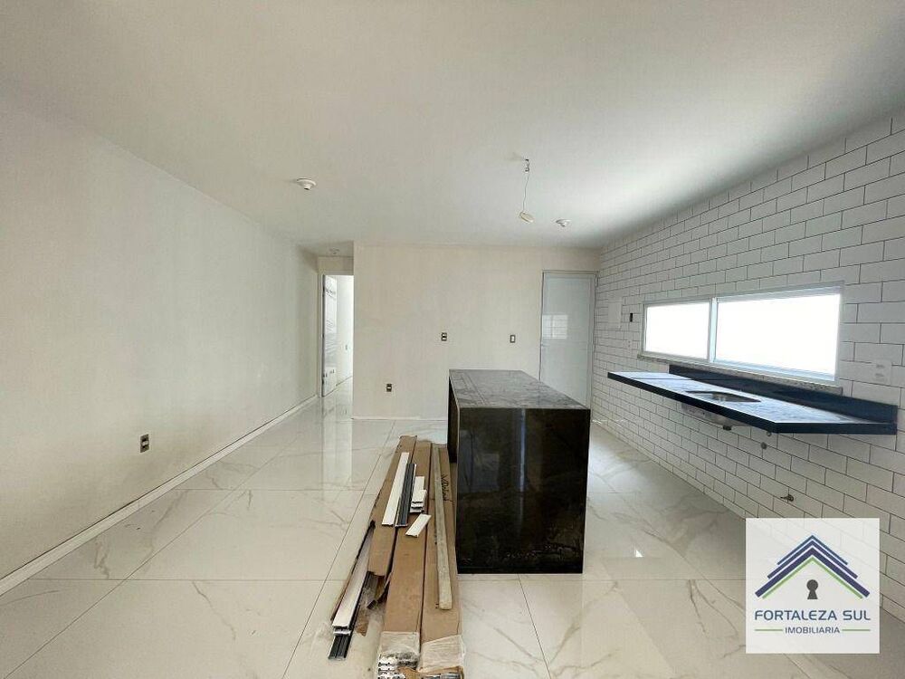Casa à venda com 4 quartos, 154m² - Foto 2