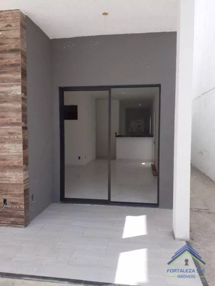 Casa à venda com 3 quartos, 114m² - Foto 4