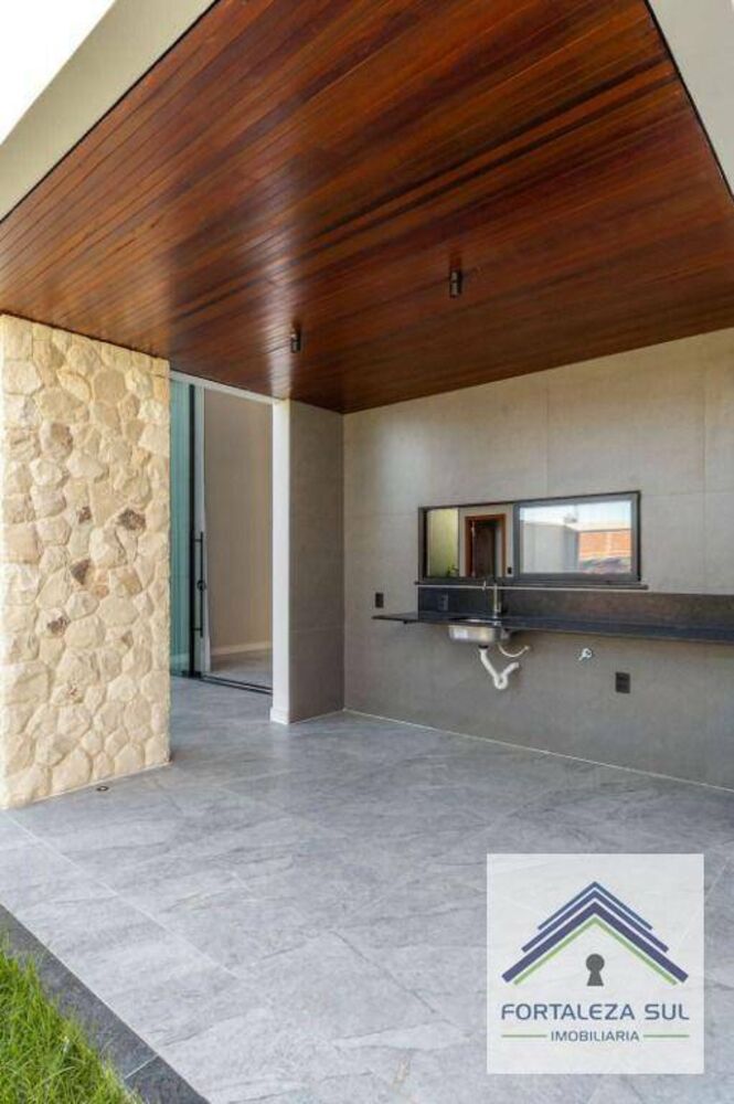 Casa à venda com 3 quartos, 137m² - Foto 2