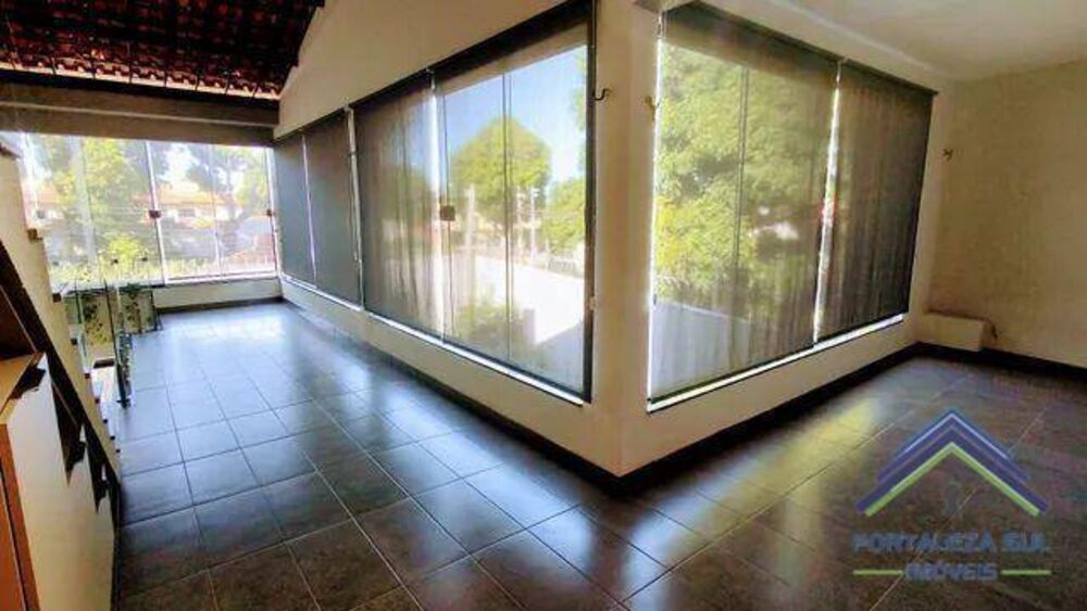 Casa, 3 quartos, 330 m² - Foto 3