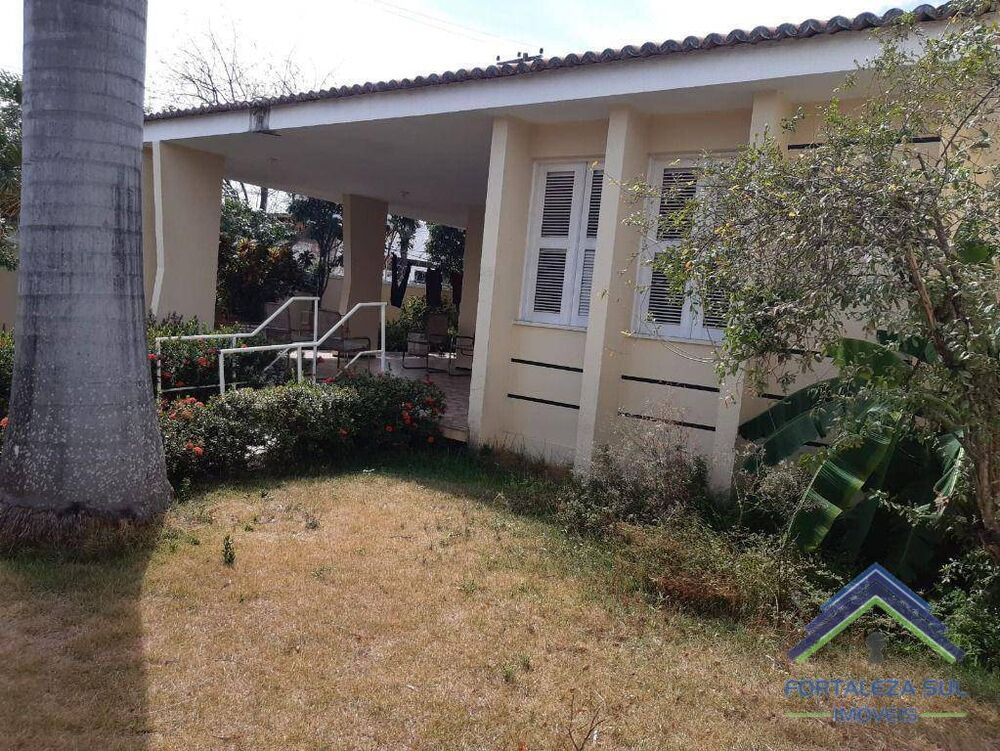 Casa à venda com 4 quartos, 217m² - Foto 2