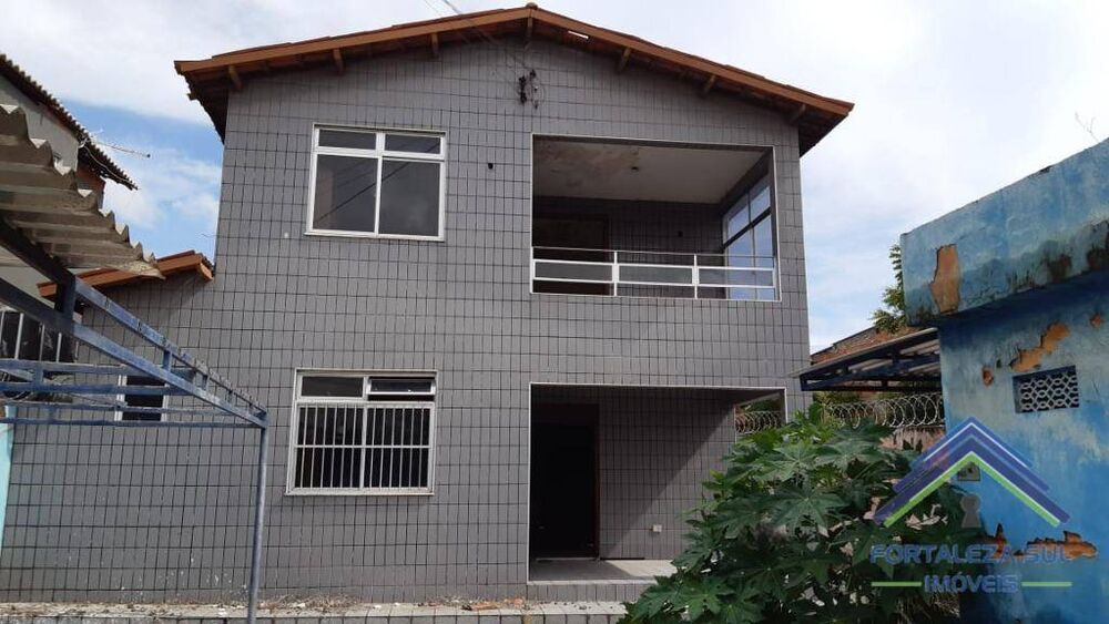 Casa à venda com 7 quartos, 320m² - Foto 2