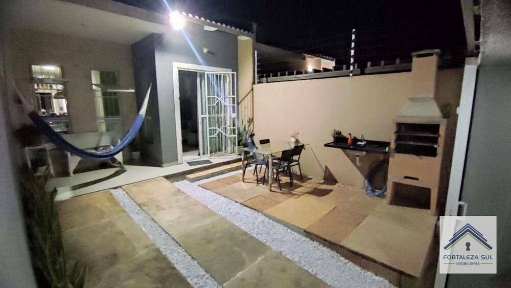 Casa à venda com 2 quartos, 85m² - Foto 2