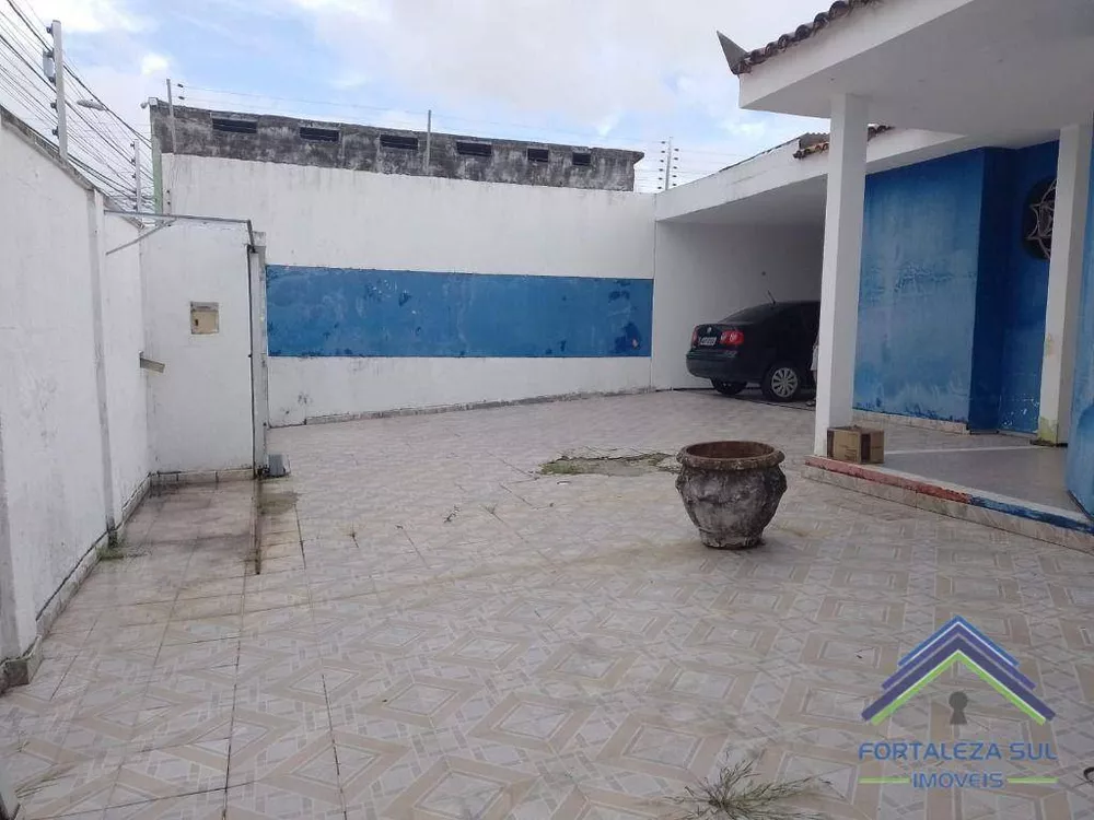 Casa à venda com 3 quartos, 260m² - Foto 2