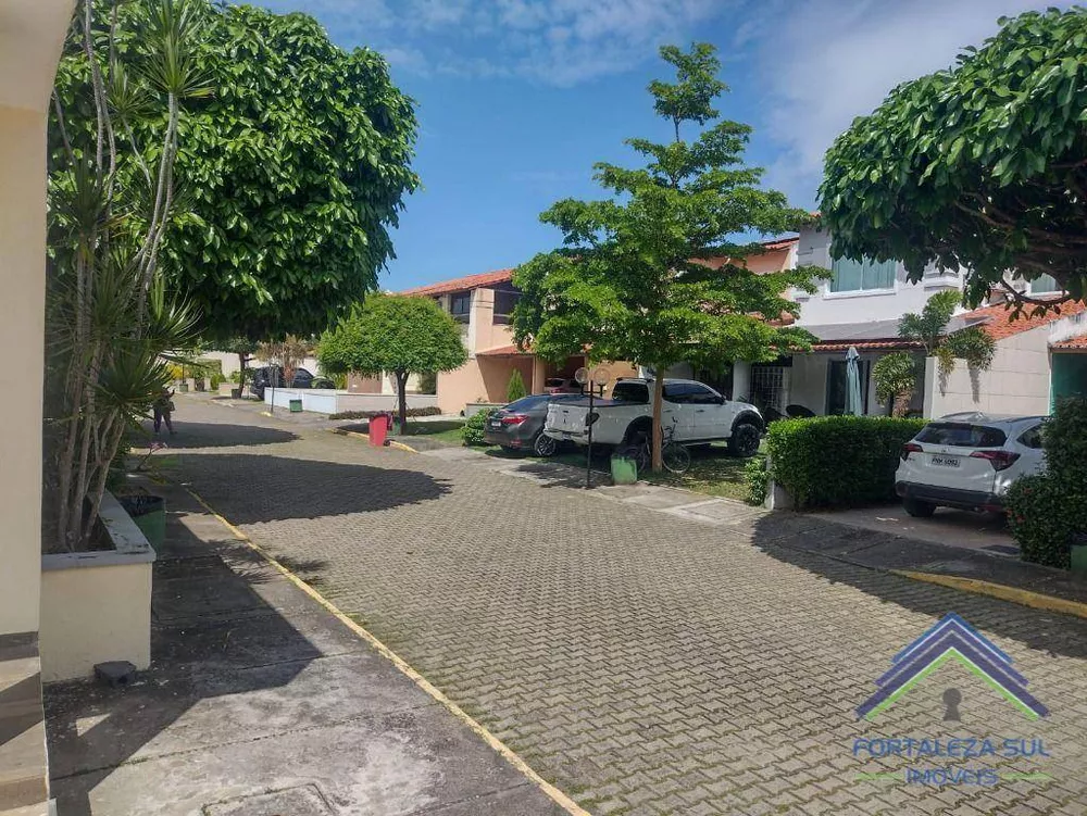 Casa de Condomínio à venda com 4 quartos, 200m² - Foto 4