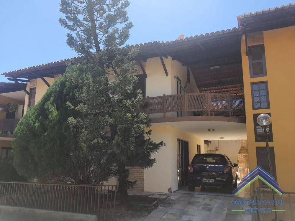 Casa à venda com 4 quartos, 178m² - Foto 1