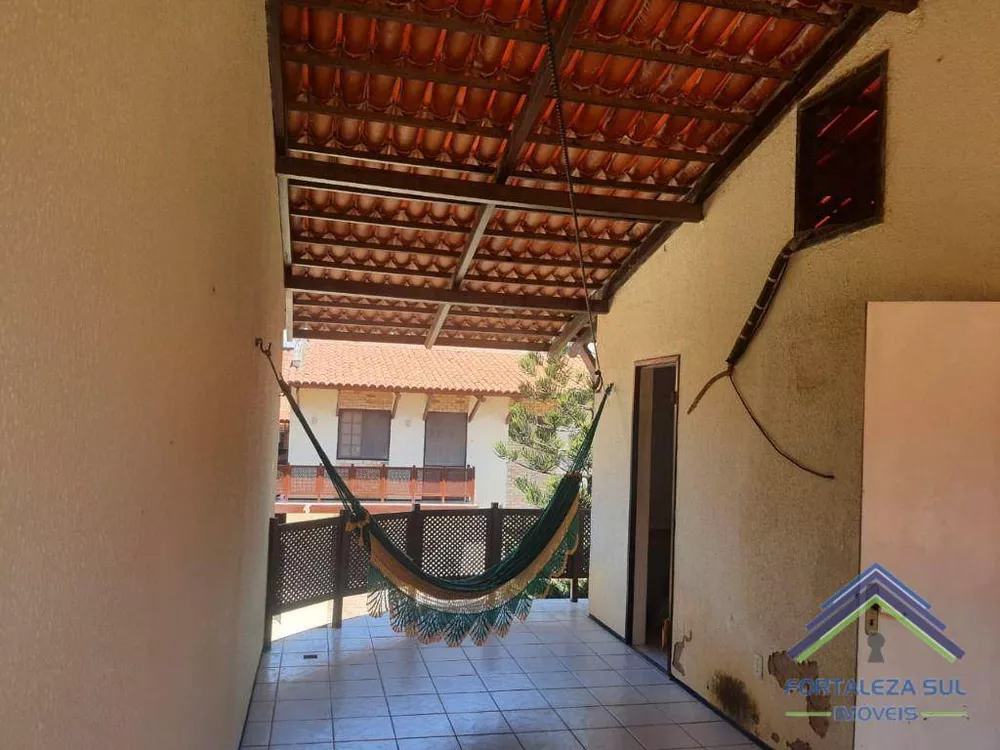 Casa à venda com 4 quartos, 178m² - Foto 3